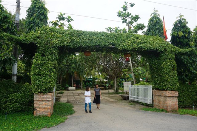 Thuê xe du lịch 16 chỗ đi KDL Lan Vương và những điều nên biết