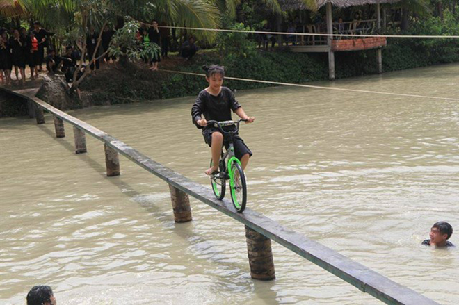 Thuê xe du lịch 16 chỗ đi KDL Lan Vương và những điều nên biết