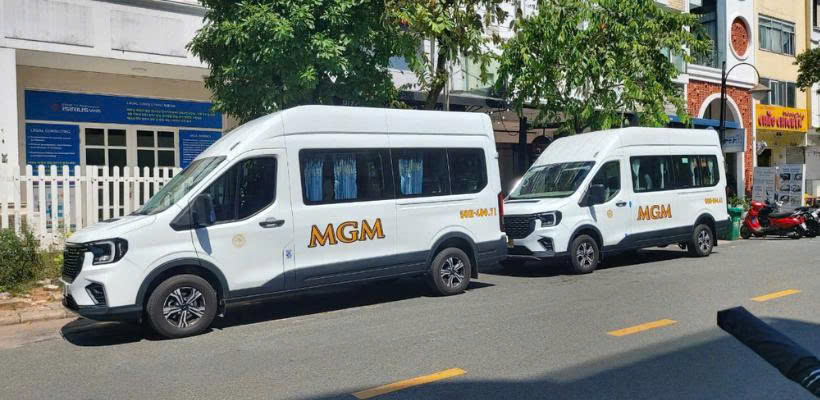 Cho thuê xe du lịch Ford Transit 16 chỗ cao cấp - Image 2