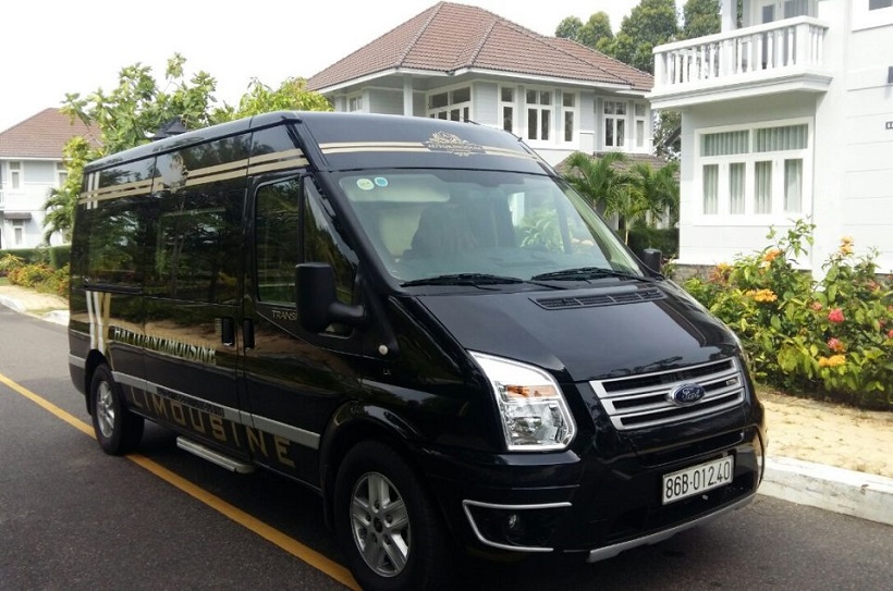 Cho thuê xe Limousine 9 chỗ cao cấp