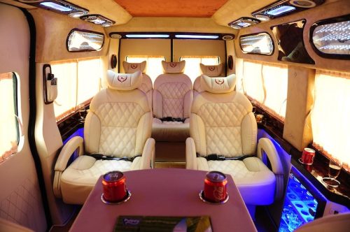 Alternative view of Cho thuê xe Limousine 9 chỗ cao cấp