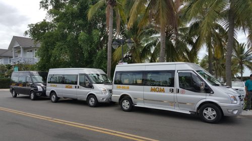 Cho thuê xe du lịch Ford Transit 16 chỗ cao cấp