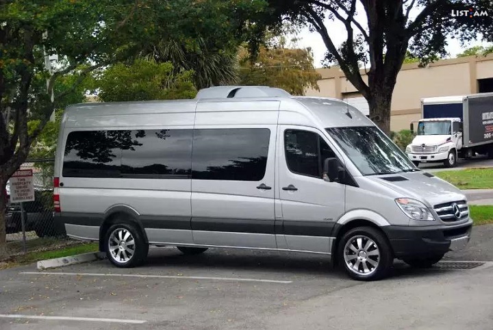 Cho thuê xe tháng Mercedes Sprinter 16 chỗ giá tốt