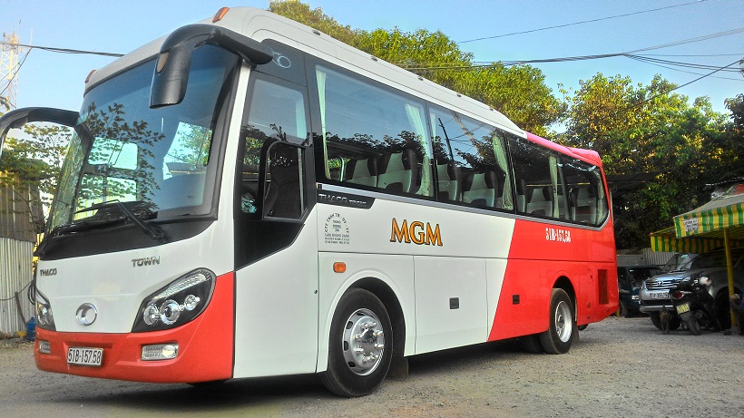 Cho thuê xe tháng Thaco Town 29 chỗ giá tốt