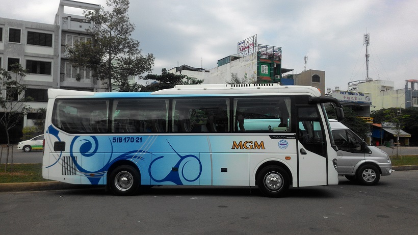 xe du lịch 29 chỗ Thaco Town MGM