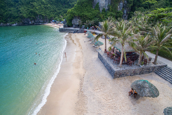 10 thiên đường biển xanh cát trắng cho bạn tránh nóng hè này