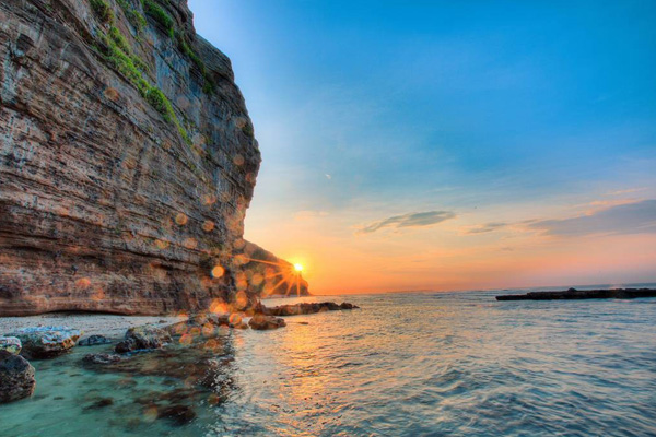 10 thiên đường biển xanh cát trắng cho bạn tránh nóng hè này