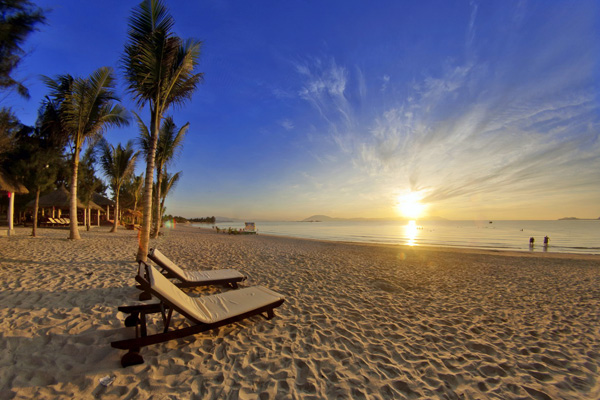 10 thiên đường biển xanh cát trắng cho bạn tránh nóng hè này